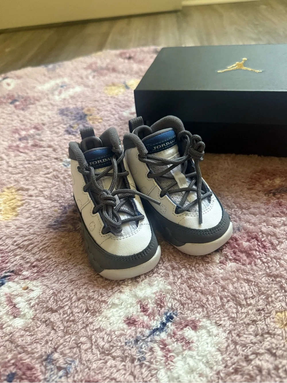 Jordan 9 retro size 4c